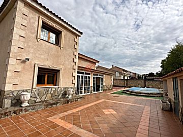 Imagen 1 Venta de casa con piscina en Arcas