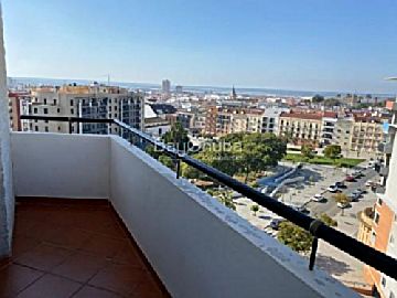  Alquiler de piso con terraza en Guadalupe, Huerta Mena, Las Torres (Huelva)