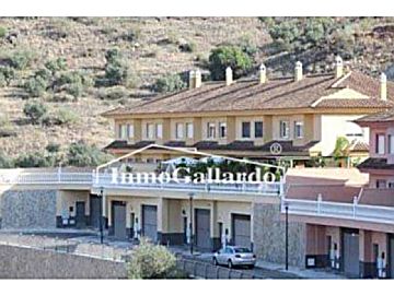 007551 Venta de casa con piscina y terraza en El Mayorazgo (Málaga)