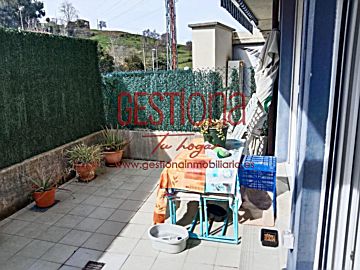 Foto Venta de planta baja con piscina y terraza en Castro-Urdiales Población, Castro