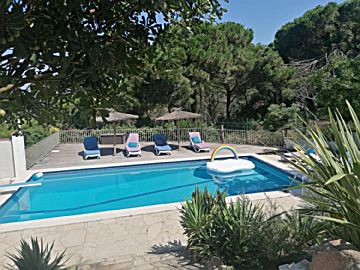Foto Venta de casa con piscina y terraza en El Rieral-Can Sabata (Lloret de Mar), Roca grossa
