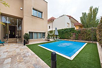 Imagen 1 Venta de casa con piscina en Fuentelarreina (Madrid)