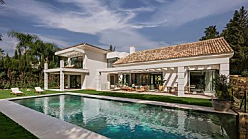 Imagen 1 Venta de casa con piscina en Paraíso-Barronal (Estepona)