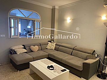008125 Venta de casa con terraza en La Roca (Málaga)