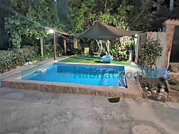 Foto Venta de casa con piscina y terraza en Navajas, Salto de la novia