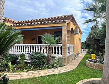 Foto Venta de casa con piscina y terraza en Sant Pere Pescador, Club nautic