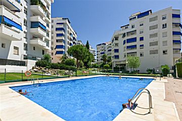 Imagen 1 Venta de piso con piscina en Las Chapas (Marbella (Municipio))