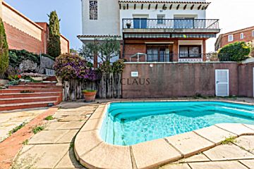 Imagen 1 Venta de casa con piscina en Arenys de Mar