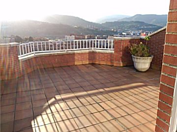 100251 Venta de casa con terraza en Arangoiti (Bilbao)