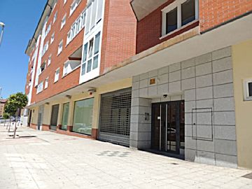 DSCN9818.JPG Venta de local comercial en Santo Tomás-Universidad (Ávila), Buen Estado
