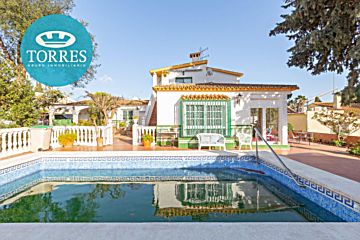 Foto Venta de casa con piscina y terraza en Puertosol (Málaga), Puerto Sol-Los Almendros-El Tomillar
