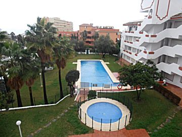 21200 Venta de piso con piscina y terraza en El Pinillo-Recinto ferial-Leala-Saltillo (Torremolinos)