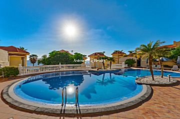 Imagen 1 Venta de casa con piscina en Los Cristianos (Arona)