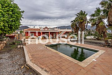  Venta de casas/chalet con piscina en Los Tablones (Motril)