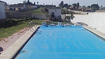 Foto Venta de casa con piscina y terraza en Chiclana de la Frontera, Pinar de los franceses