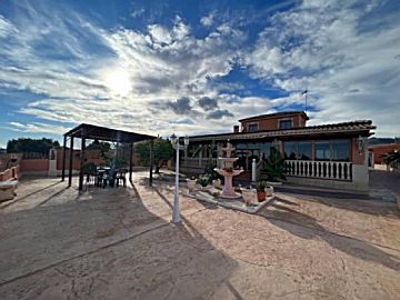 062437 Venta de casa con piscina y terraza en San Vicente del Raspeig (Sant Vicent del Raspeig)