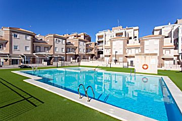 Foto Venta de casa con piscina y terraza en Santa Pola, Santa pola