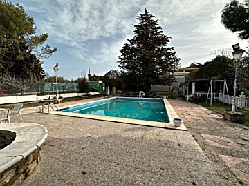  Venta de casas/chalet con piscina y terraza en Úbeda