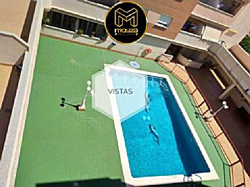 Foto 1 Venta de piso con piscina y terraza en Urbanización de Roquetas-Las Marinas (Roquetas de Mar)