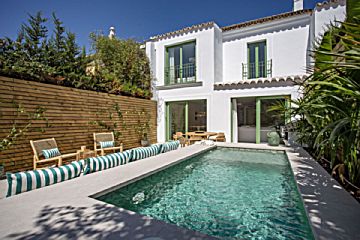 Imagen 1 Venta de casa con piscina en Nueva Alcántara (Marbella (Municipio))