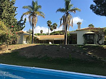 Imagen 1 Venta de casa con piscina en Torreblanca del Sol (Fuengirola)