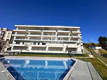 08921 Venta de piso con piscina y terraza en Padriñán (Sanxenxo)
