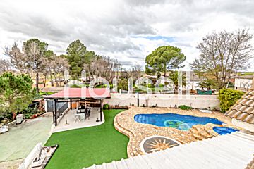  Venta de casas/chalet con piscina y terraza en Villamiel de Toledo