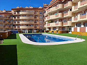 Foto Venta de piso con piscina y terraza en Torrequebrada (Benalmádena), Benalmádena Costa