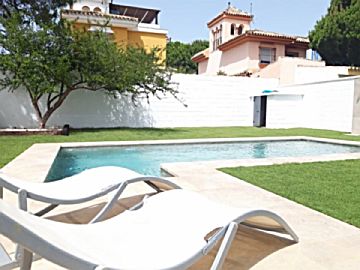 Foto Alquiler de casa con piscina y terraza en Chiclana de la Frontera, La barrosa