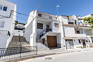 Foto Venta de casa con terraza en Albuñuelas, Albuñuelas