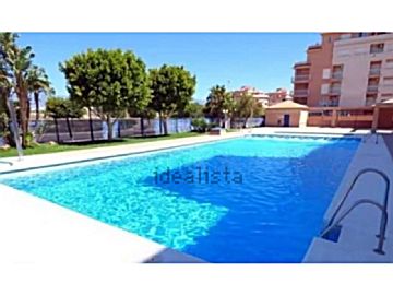 021786 Venta de piso con piscina y terraza en Urbanización de Roquetas-Las Marinas (Roquetas de Mar)