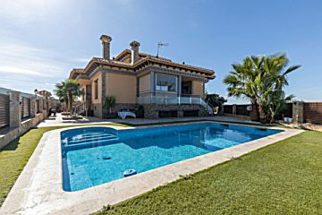 Foto Venta de casa con piscina y terraza en Dílar, CAÑADAS DEL PARQUE