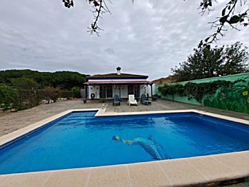 Foto Venta de casa con piscina y terraza en Chiclana de la Frontera, Pago Melilla