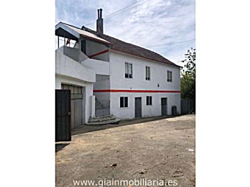 010021 Venta de casa con terraza en Vilar de Infesta (Redondela)