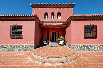 Foto Venta de casa con piscina y terraza en La Zubia , Camino de monachil