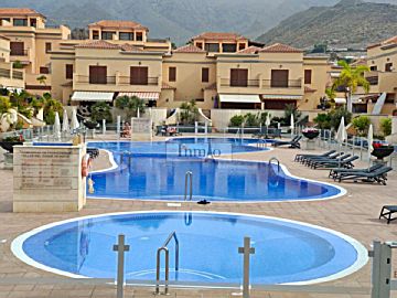 Imagen 1 Venta de casa con piscina en Villa Adeje