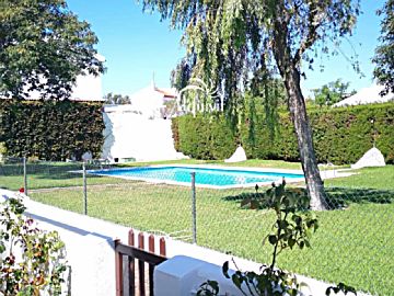 Imagen 1 Venta de casa con piscina en Sector Retama (Almonte)