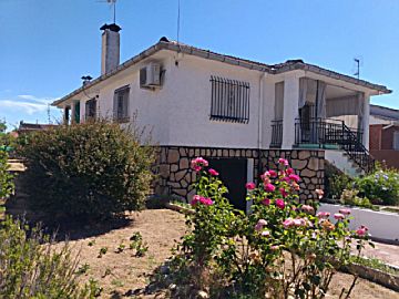 20220607_113406.jpg Venta de casa con piscina y terraza en Santa Cruz del Retamar, URB. CALALBERCHE