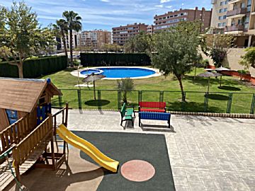 Foto 1 Alquiler de piso con piscina y terraza en Babel (Alicante)