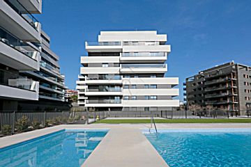 Foto Alquiler de piso con piscina y terraza en Esplugues de Llobregat, Ciutat Diagonal