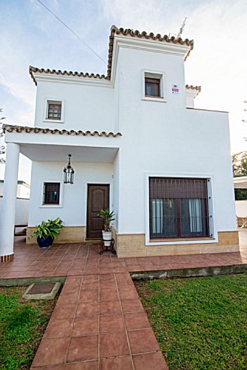 Foto Venta de casa con terraza en Chiclana de la Frontera, Las menuditas