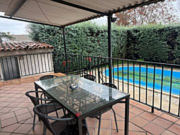 085645 Venta de casa con piscina y terraza en Bargas