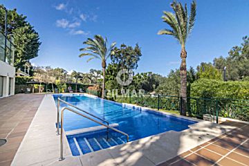 Imagen 1 Venta de planta baja con piscina y terraza en San Roque Golf Club