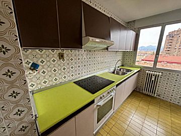 102247377 Venta de piso con terraza en Cuarte (Huesca)