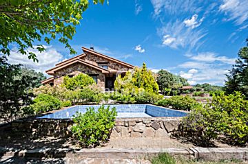 Imagen 1 Venta de casa con piscina en Lista (Madrid)