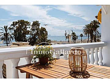 008061 Venta de casa con terraza en Las Acacias (Málaga)