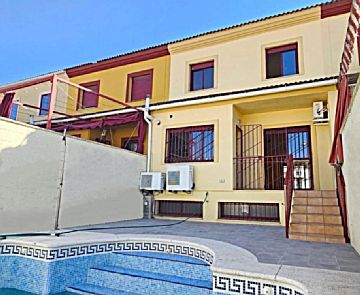 Foto Venta de casa con piscina en Mairena del Aljarafe, La Puebla del Marqués