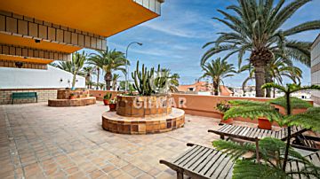 Imagen 1 Venta de casa con piscina en Distrito Ciudad Alta (Las Palmas G. Canaria)