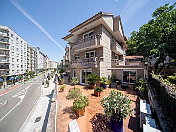 Foto Venta de casa con terraza en O Castro (Vigo), Avda. de Camelias
