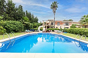 Imagen 1 Venta de casa con piscina en El Olivar (Málaga)